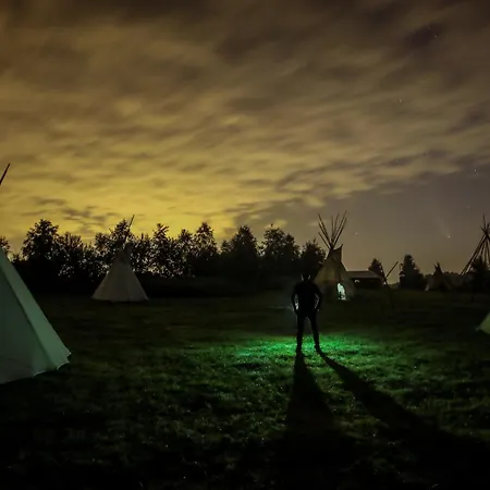 אוהל מפואר Fort Wapiti *