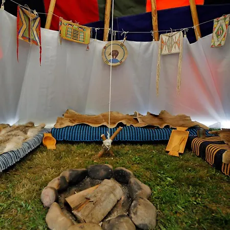 Luksusowy namiot Fort Wapiti